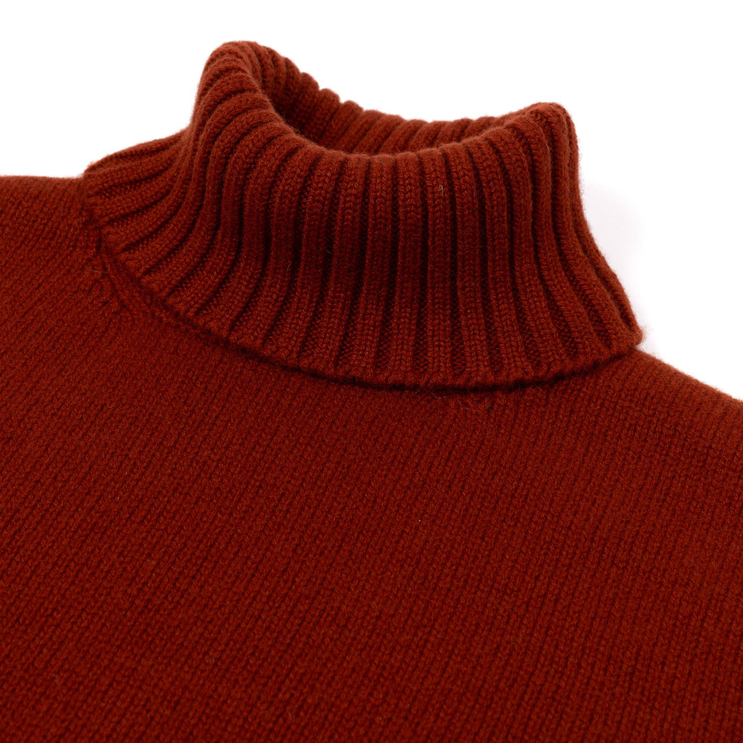Exklusiv für Michael Jondral: Weinroter Rollkragenpullover aus schottischem 4-Ply Kaschmir on